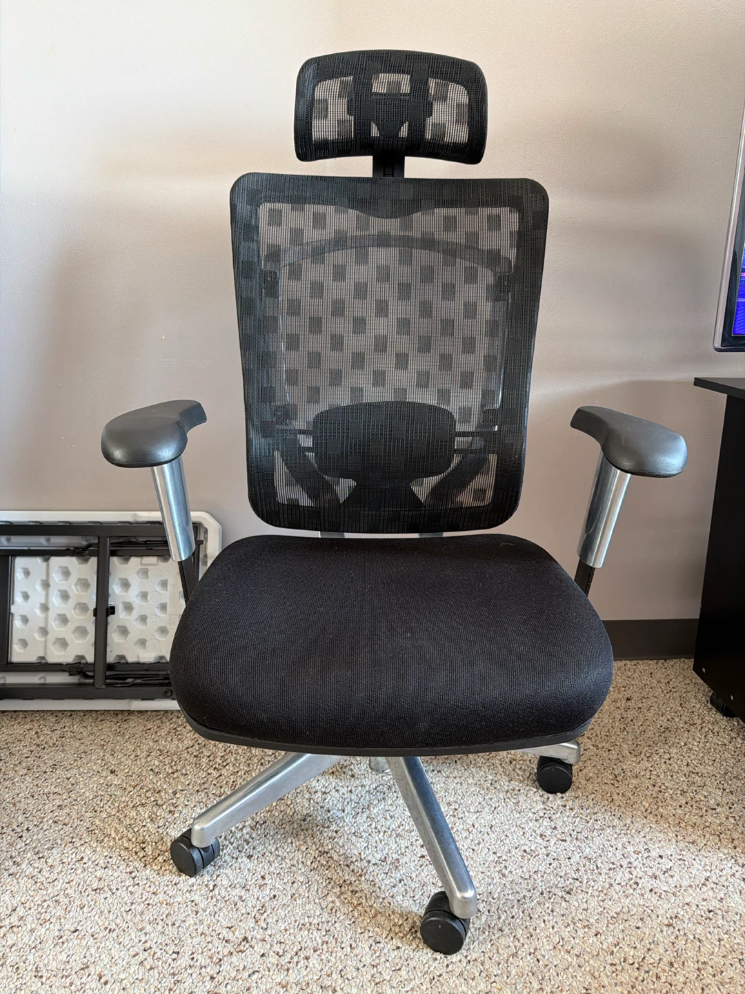 Office Chair with Headrest