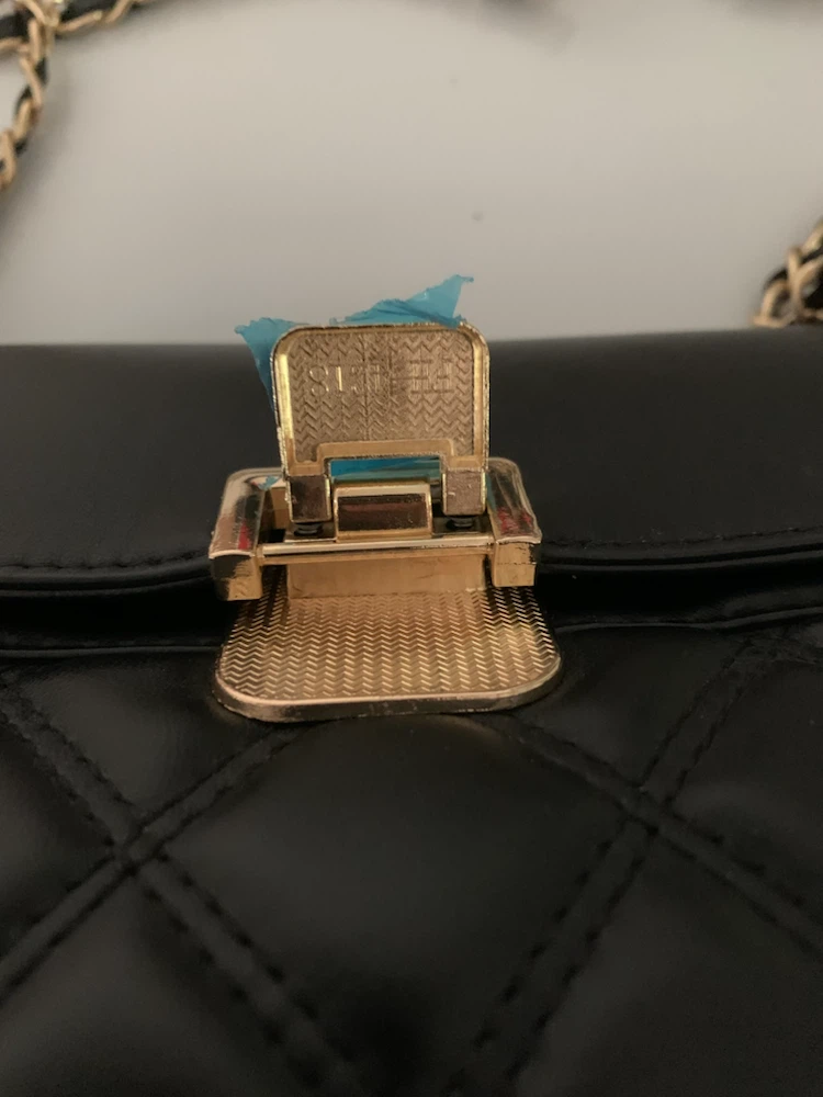 Brand new Black Quilted Shoulder Bag with Gold Chain - photo 2