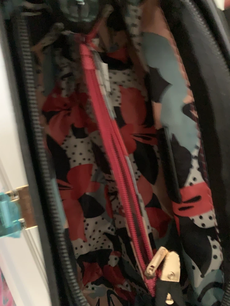 Brand new Black Quilted Shoulder Bag with Gold Chain - photo 5