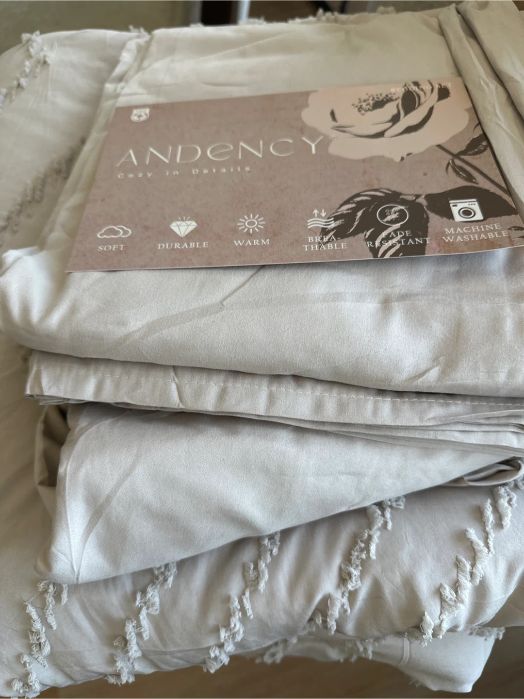 Queen size comforter and sheets  Set - photo 2