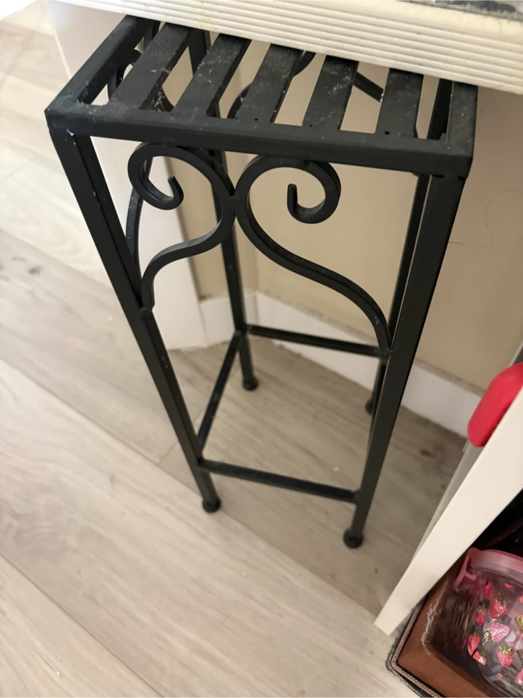 Black Metal Plant Stand