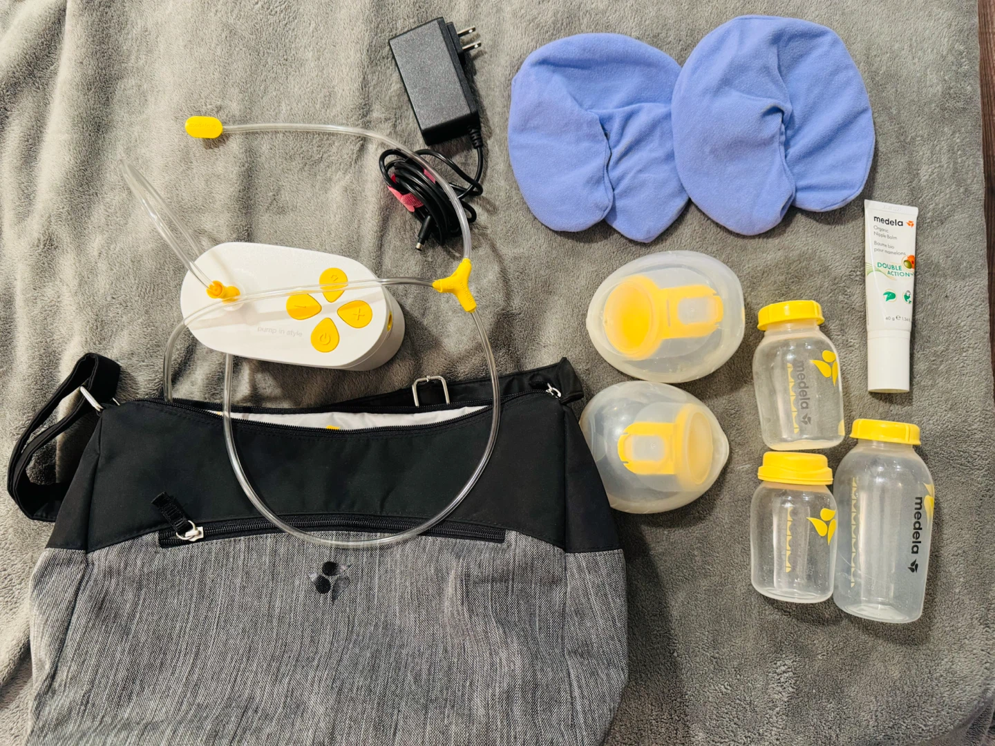 Medela Pump in Style Double Electric Breast Pump with Tote