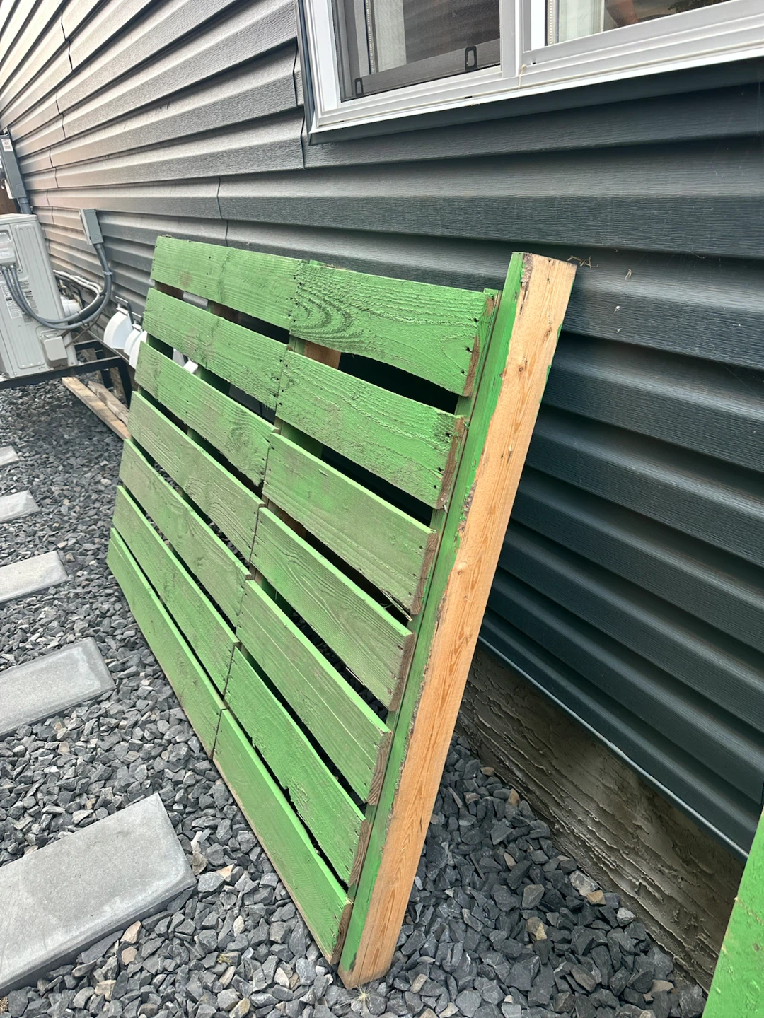 Green Wooden Pallet Free pick it