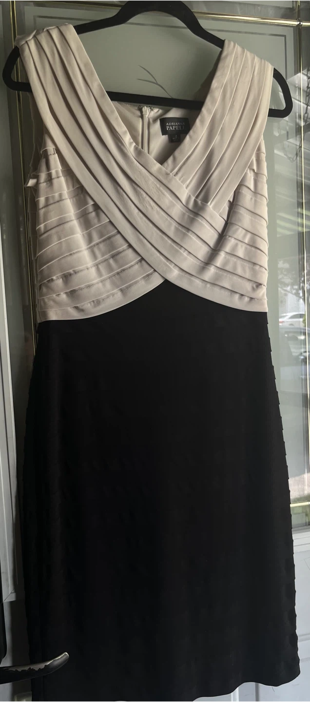 Adrianna Papell Sleeveless Cocktail Dress Size M