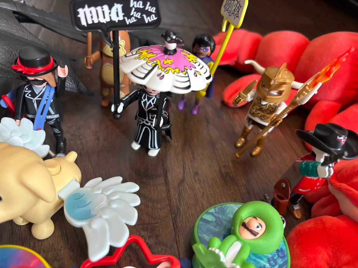 Assorted Toy Figures and Plushies - photo 5