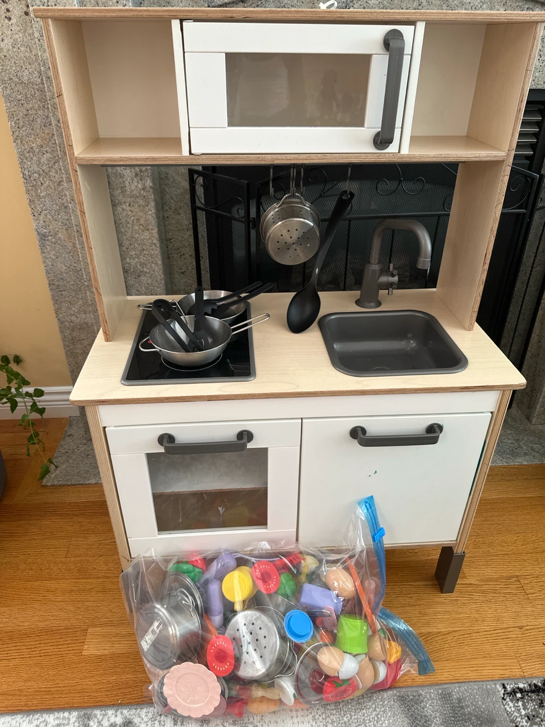 Kids' kitchen equipped with accessories