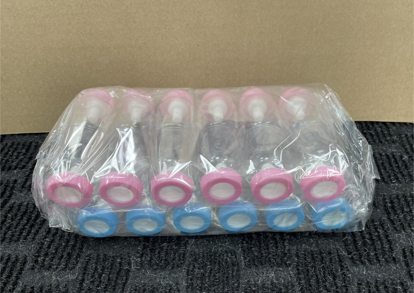 24pcs Mini Baby Bottle Candy Favors - Blue & Pink - photo 4