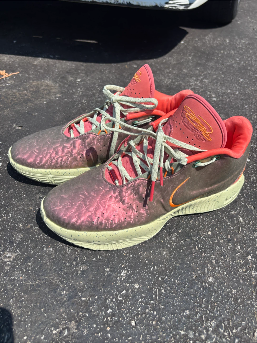 LEBRON 21 SIZE 11 Queen conch