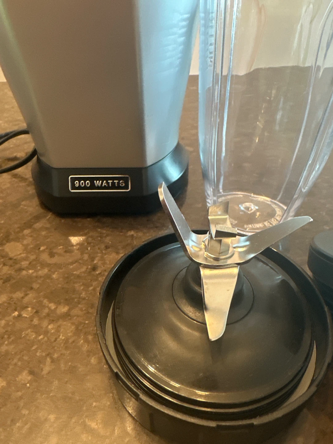 Ninja Professional Blender with 900 Watts Power - photo 2
