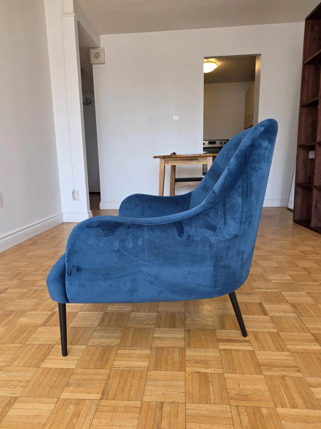 Deep Blue Velvet Accent Chair - photo 2