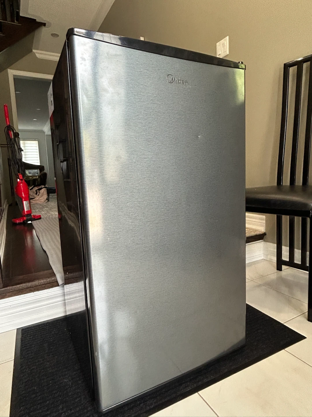 Midea 3.3 Cu Ft Compact Refrigerator - Silver - photo 4
