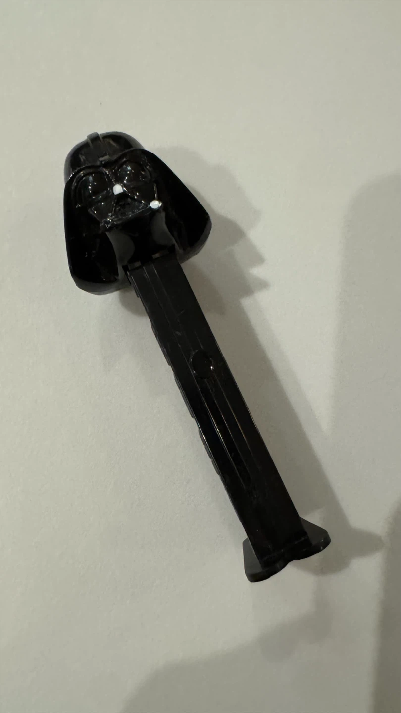 PEZ Darth Vader Dispenser - photo 2