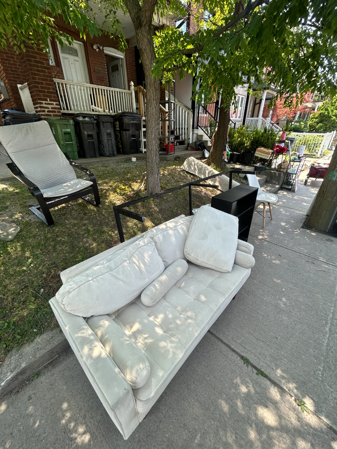 FREE SOFA, BEDFRAME, FURNITURE, MATTRESSES ETC!