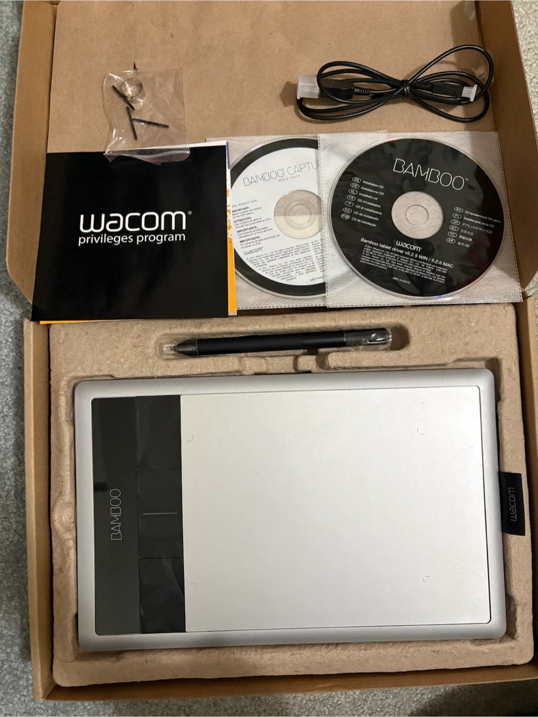 Wacom Bamboo CTH-470 Graphics Drawing Tablet with Pen