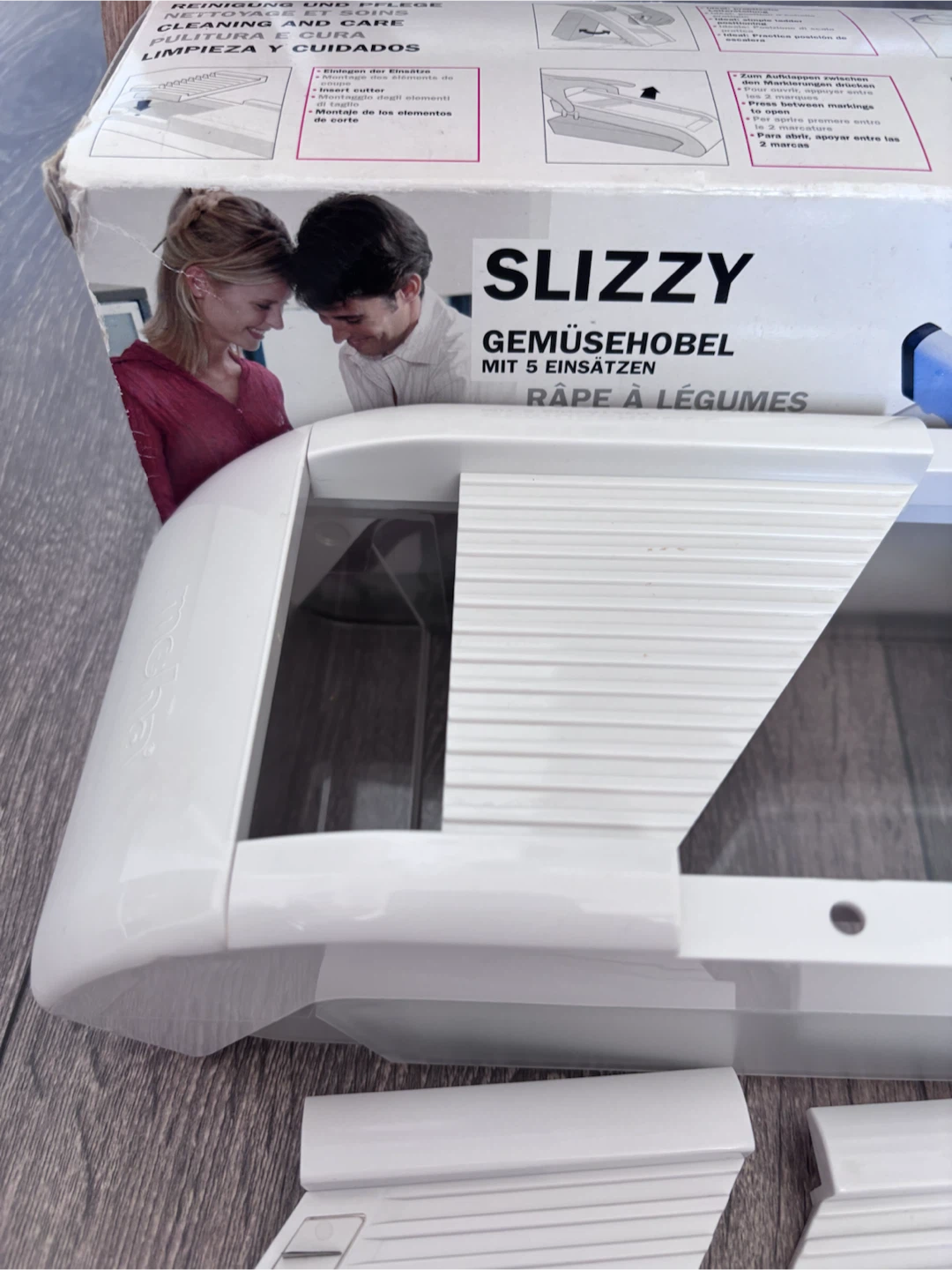 Vegetable Slicer with 5 Inserts - photo 2