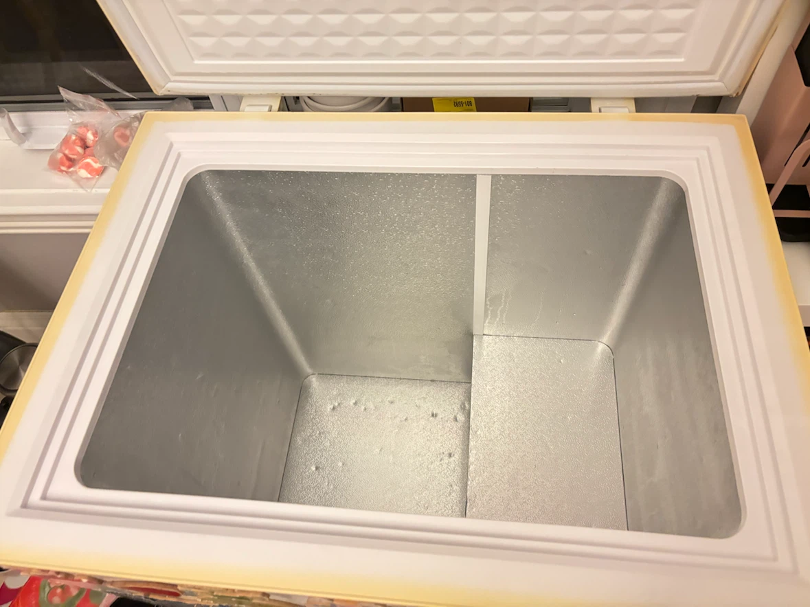 Haier Chest Freezer 74-54-82cm 5.4cu - photo 2