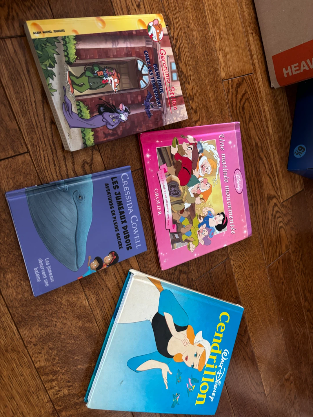 Disney Storybooks - Snow White, Cinderella, Les Jumeaux Dubos