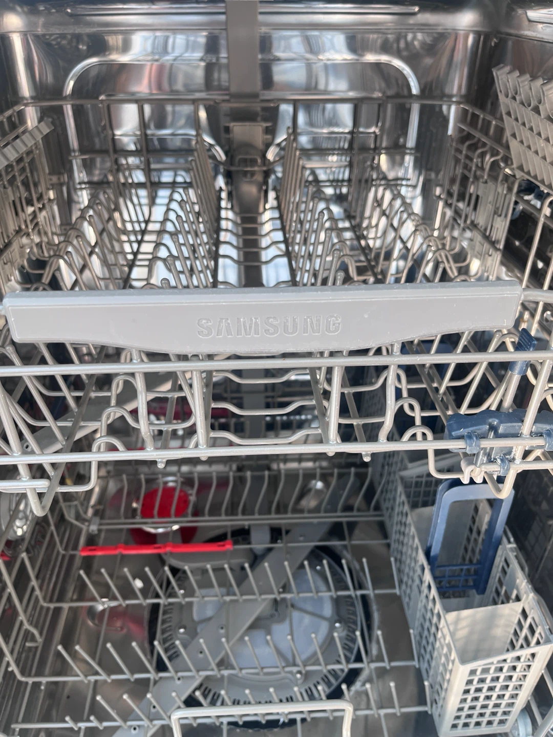 Samsung Dishwasher - photo 2