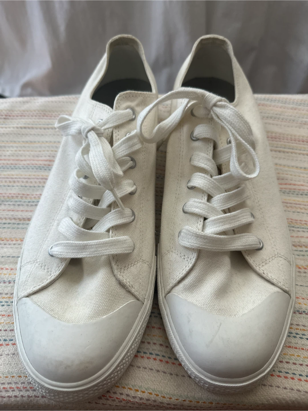 White Canvas Low-Top Sneakers - unisex