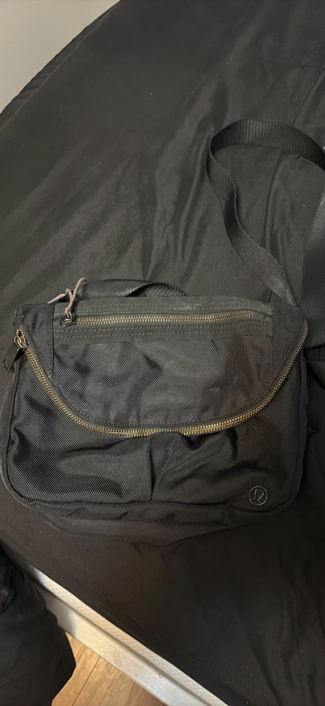 Lululemon Everywhere Belt Bag - Black