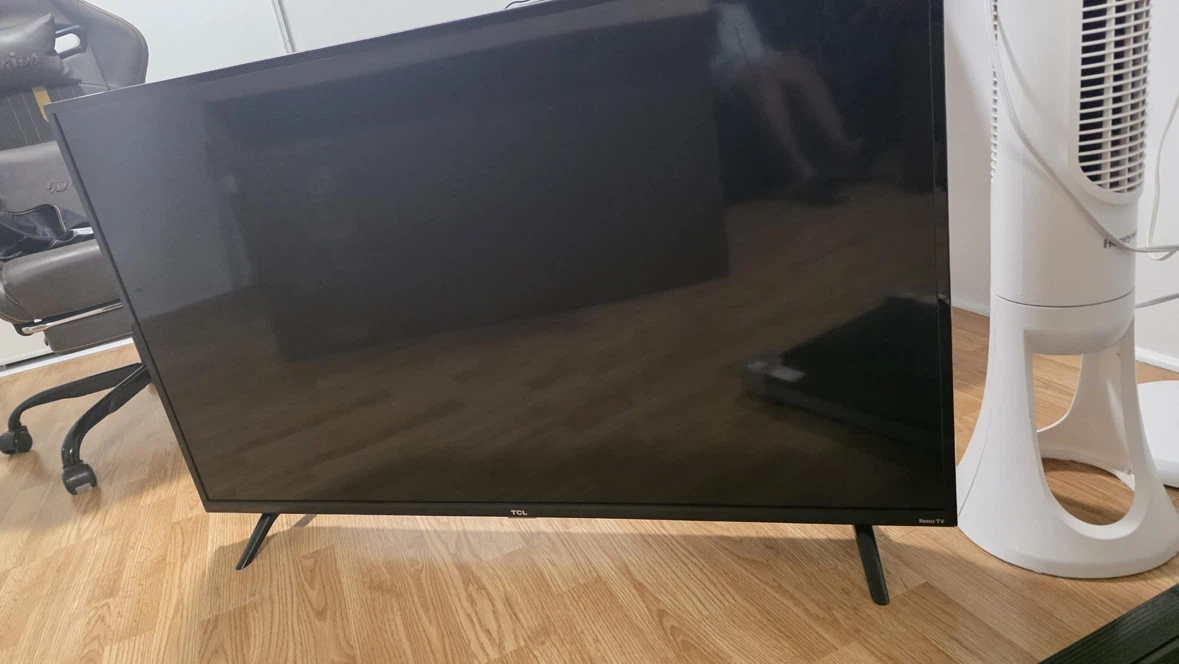 TCL 50” Roku Smart TV – Great Condition - photo 2
