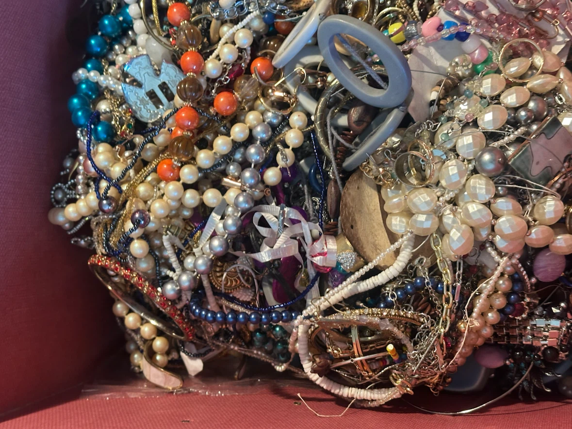 18-20 pounds of costume jewelry for crafts - photo 2