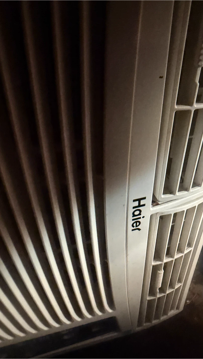 Window Air Conditioner Unit 4 pieces +free microwave - photo 4