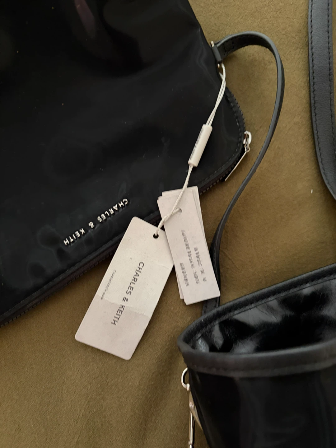 Charles & Keith Black Bag with Pouch - photo 3