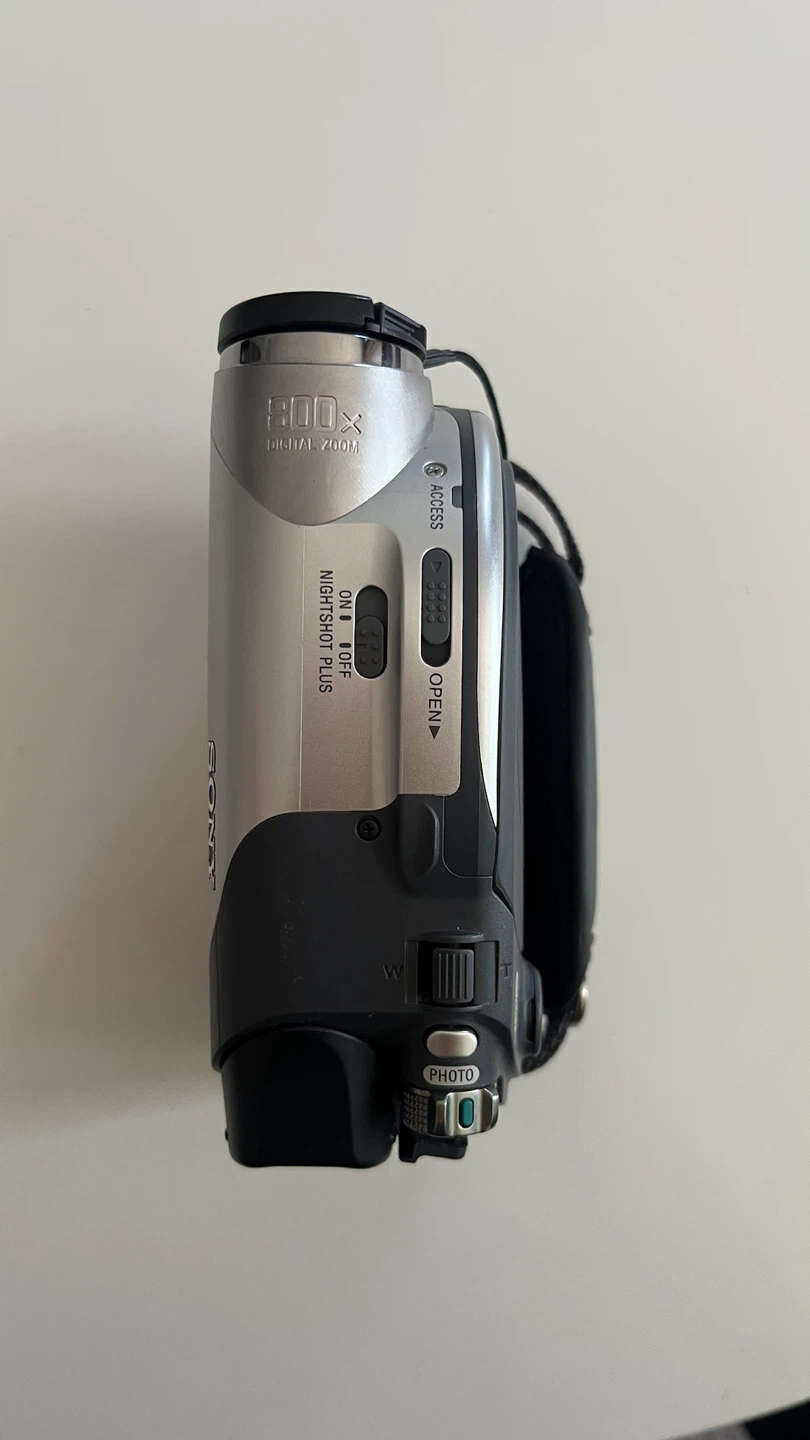 Sony Handycam DCR-DV105 Camcorder - photo 5