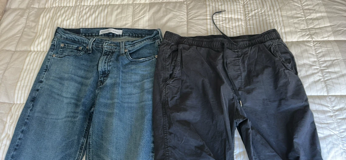 Tall American Eagle joggers & Levi’s Signature Jeans Bundle