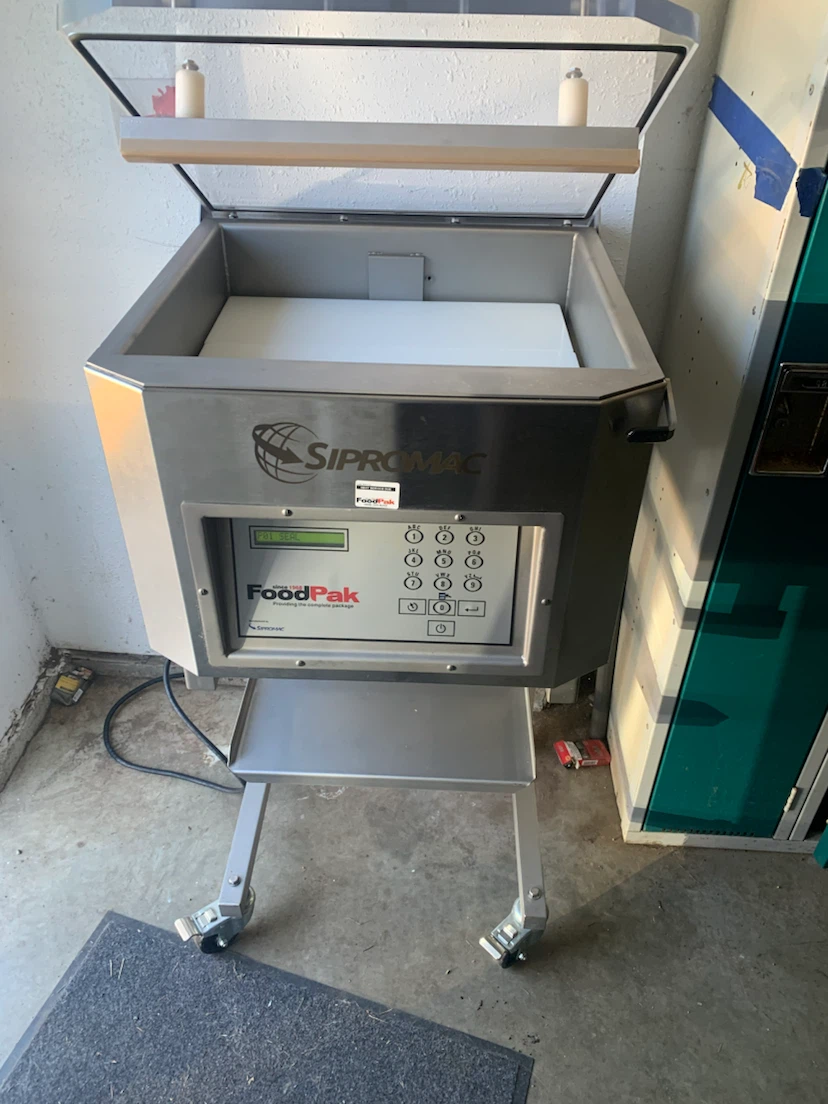 SIPROMAC VACUUMM FOOD SEALER