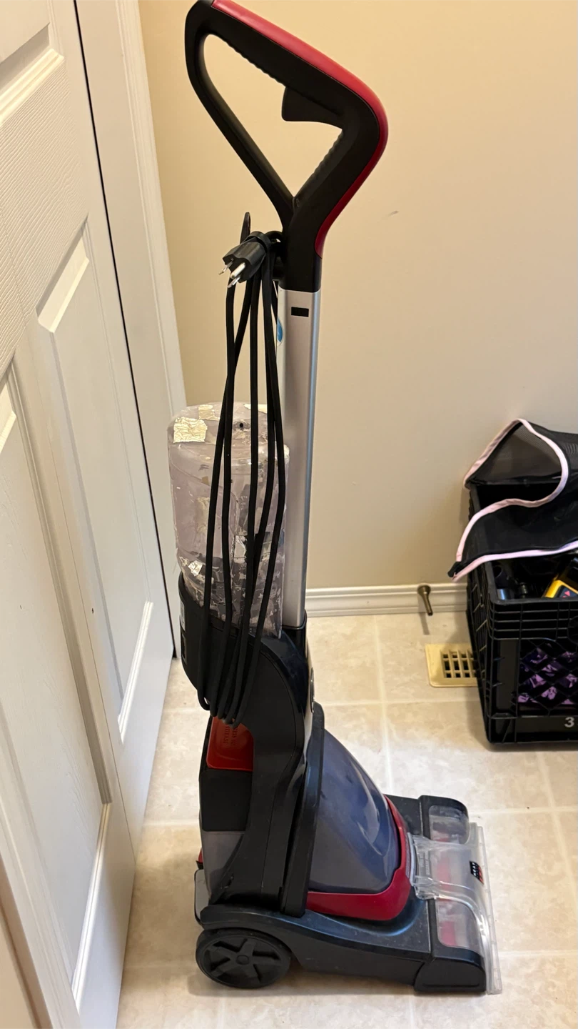 Leaked.  Hoover Power Dash Pet Compact Carpet Cleaner - photo 3