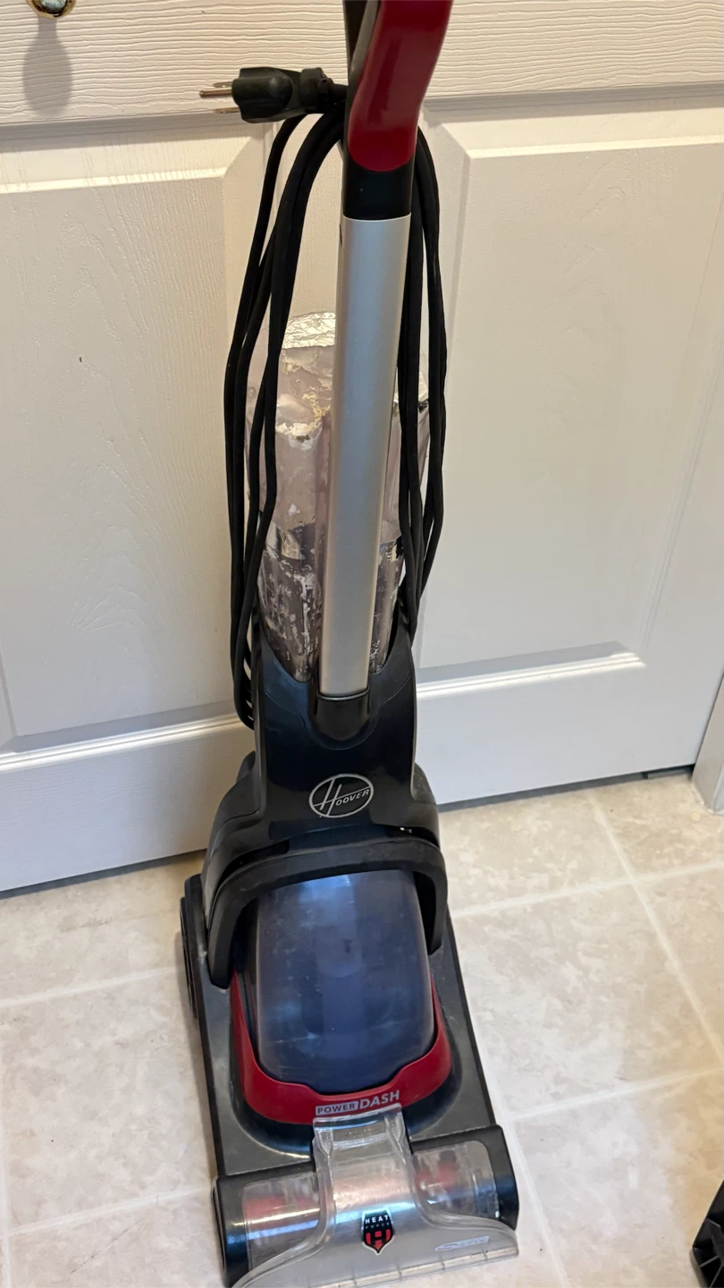Leaked.  Hoover Power Dash Pet Compact Carpet Cleaner - photo 5