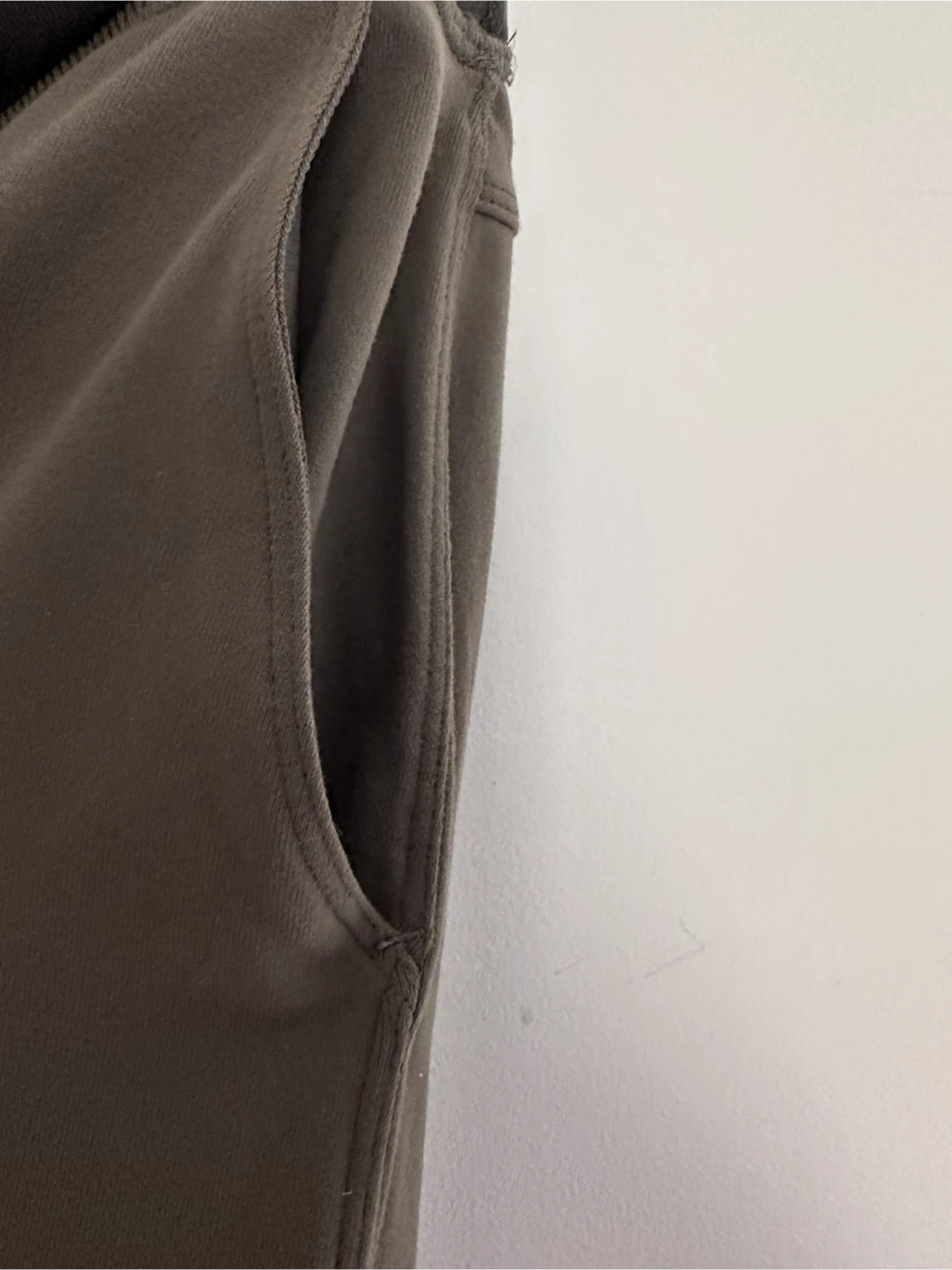 Lululemon Ruched Cropped Pants Size 12 - photo 4