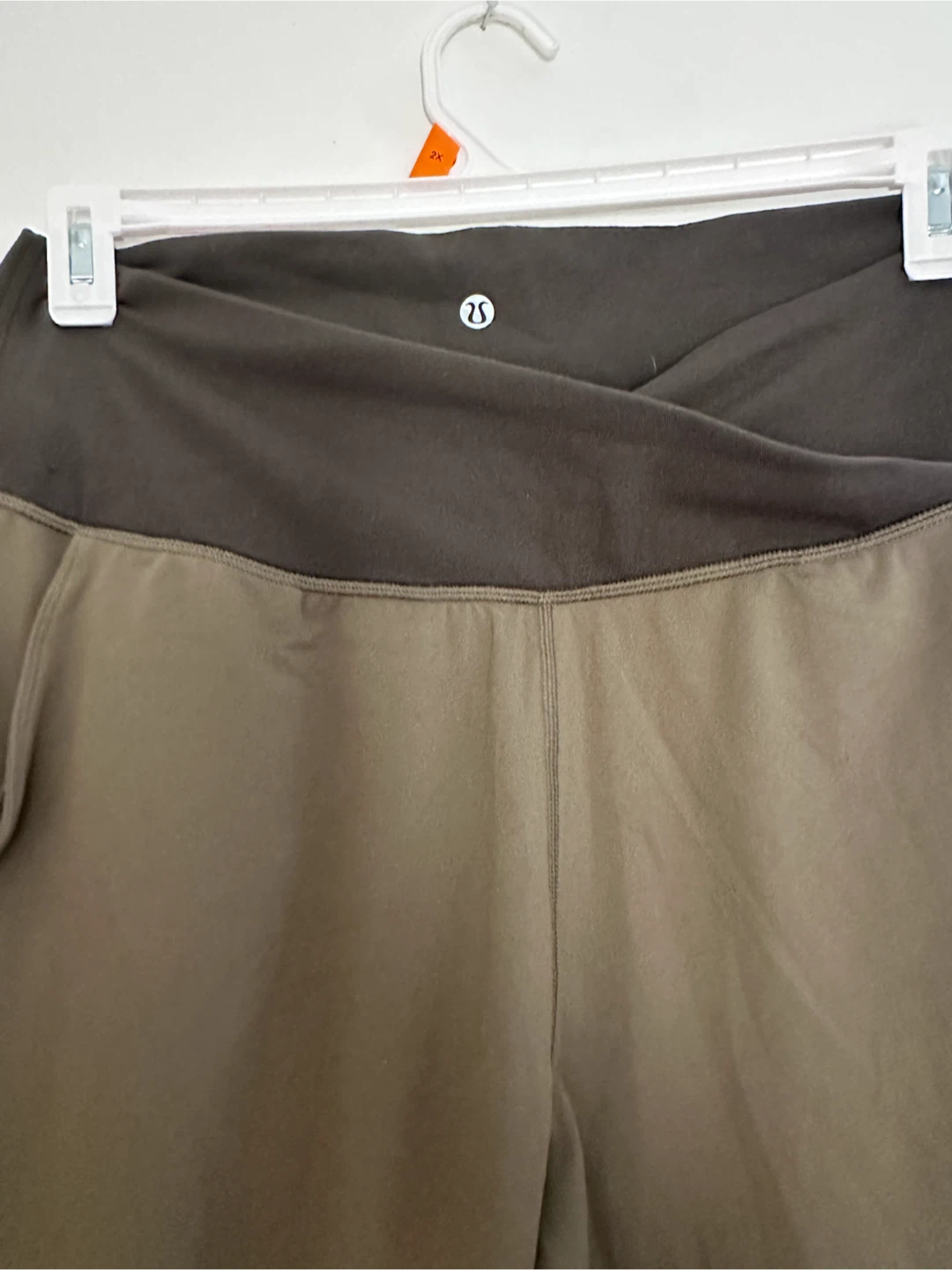 Lululemon Ruched Cropped Pants Size 12 - photo 5