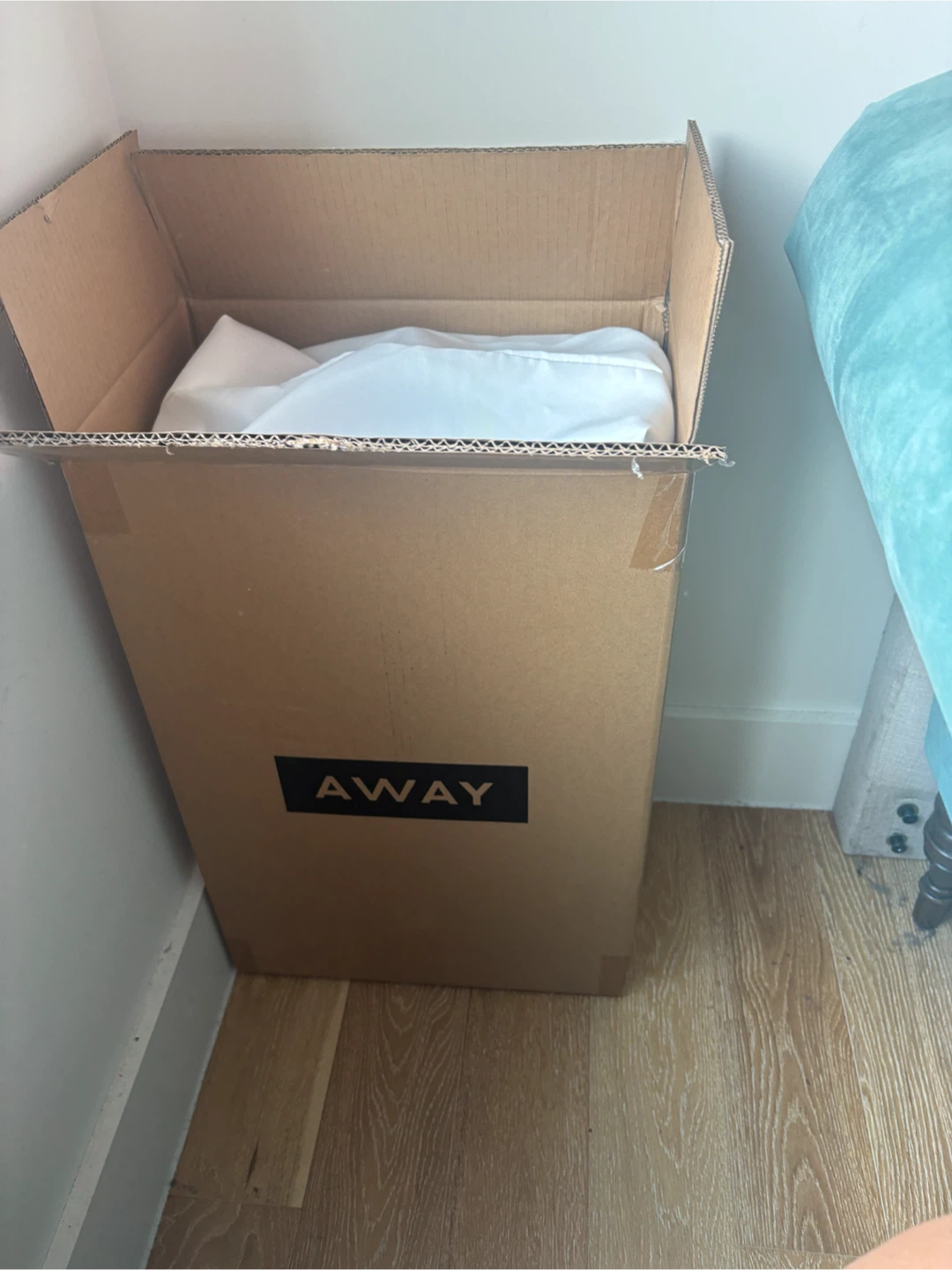 Away Bigger Carry-On Suitcase NWT Black - photo 2
