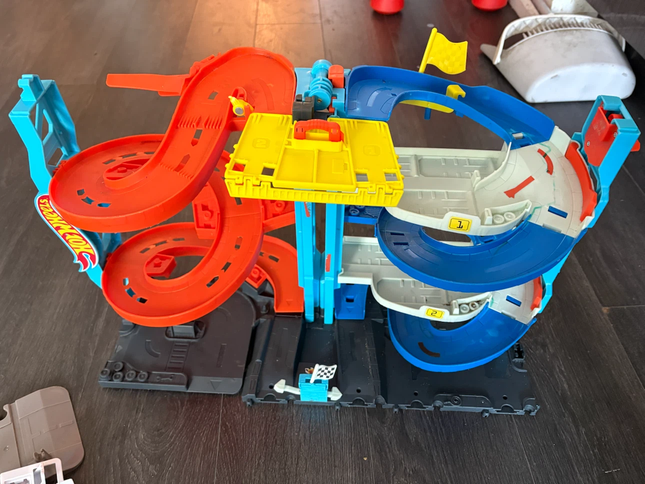 Hot Wheels Multi-Level Race Track Playset
