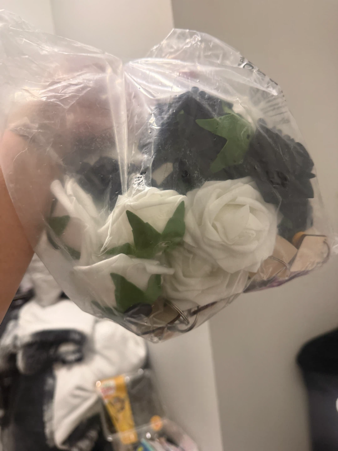 Artificial Roses with Magnets