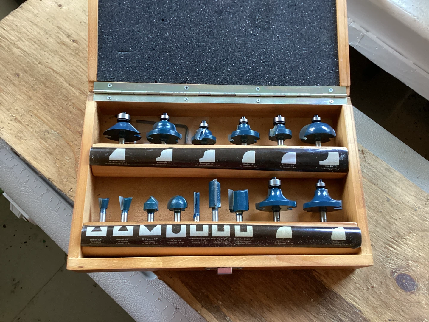 Maximum Plunge and Fixed-Base Router Kit - photo 2