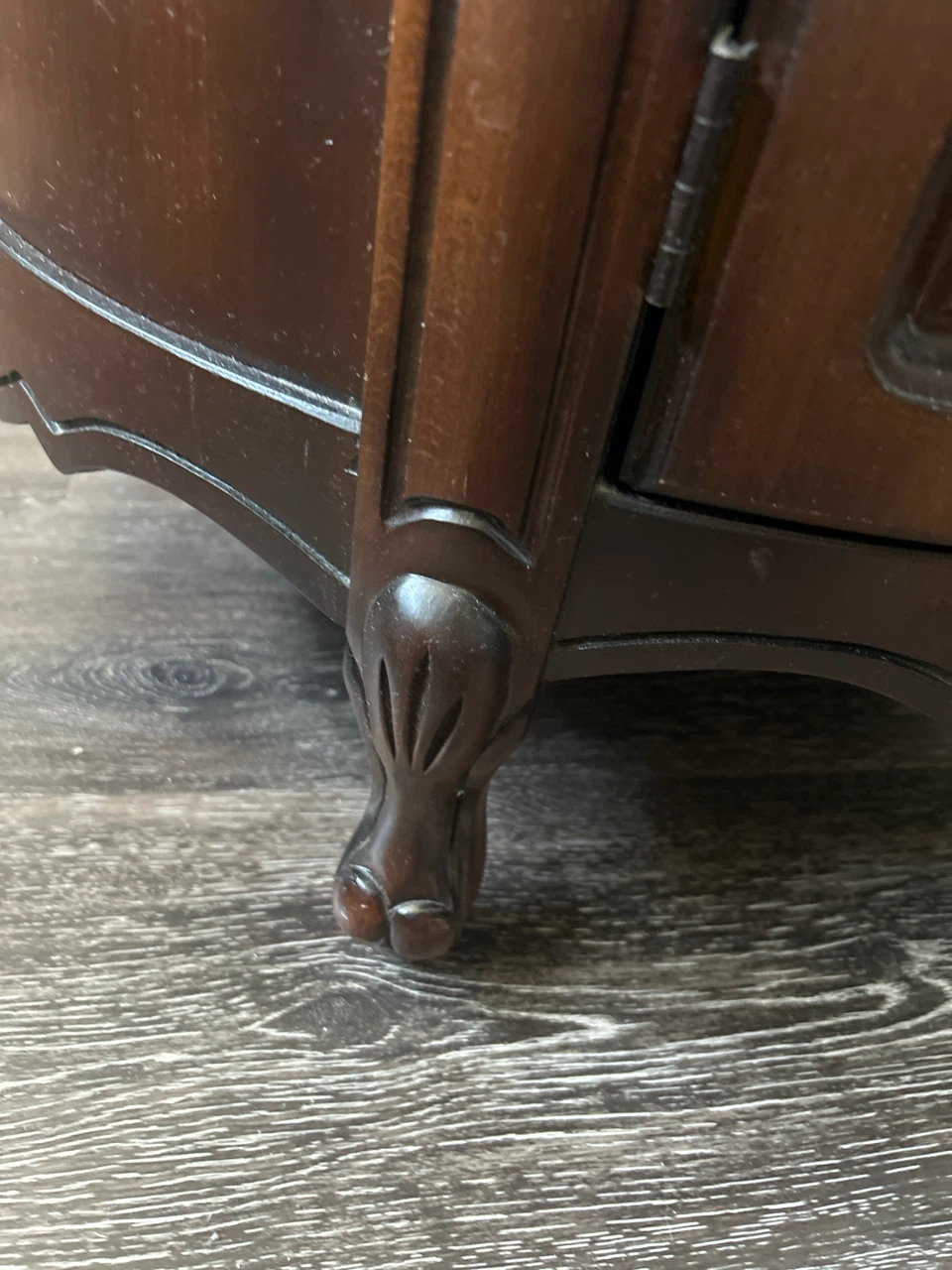 Round side table - photo 4