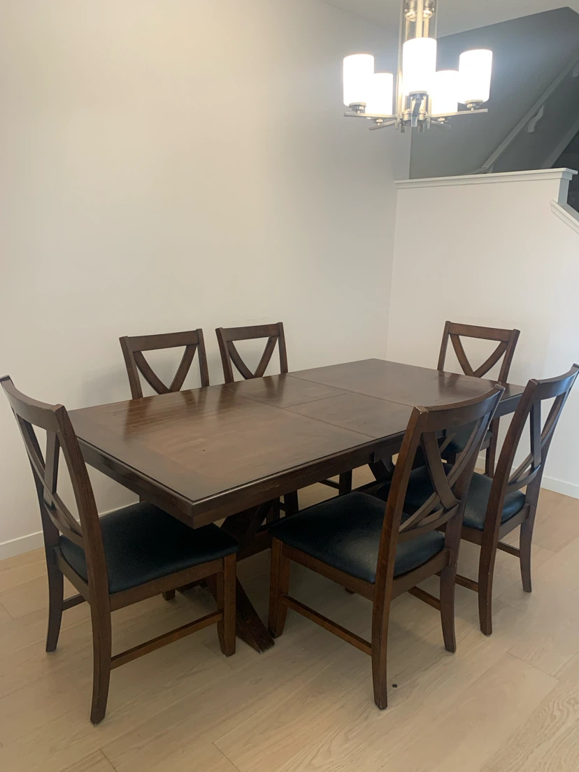 Dinning room table