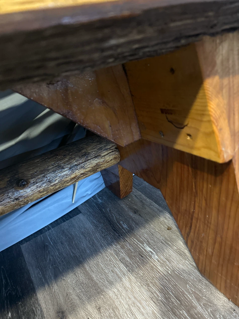 Bench - photo 5