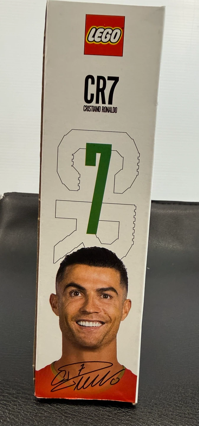 LEGO CR7 Cristiano Ronaldo Soccer Highlights Building Toy 43012 - photo 3