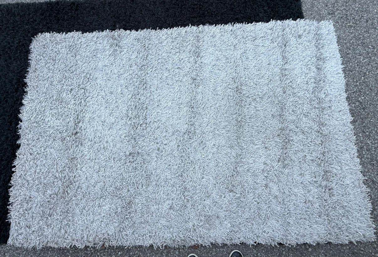 5 X 7.5 Light Grey Shag Rug