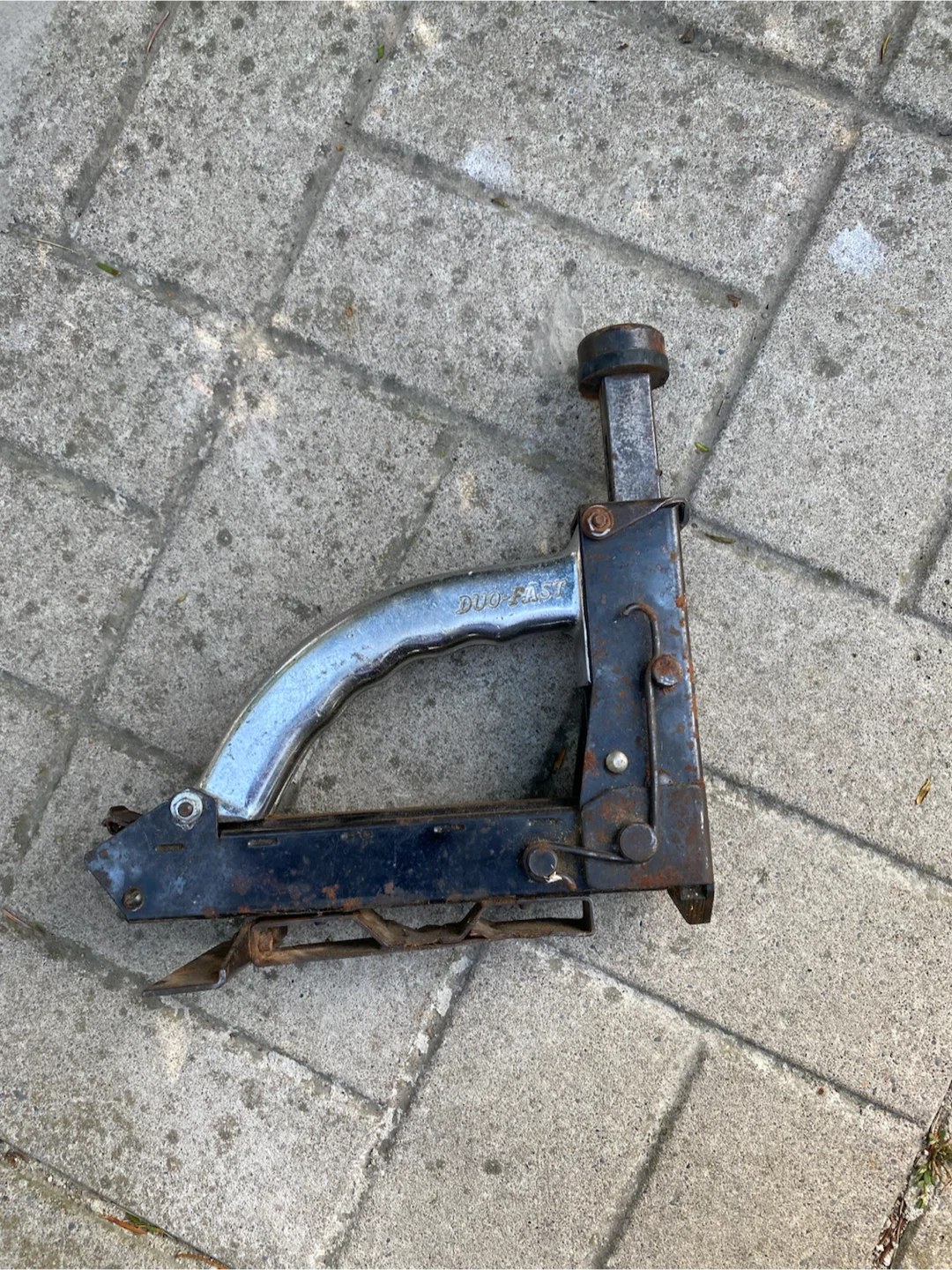 VINTAGE DUO-FAST FLOOR STAPLER - photo 2