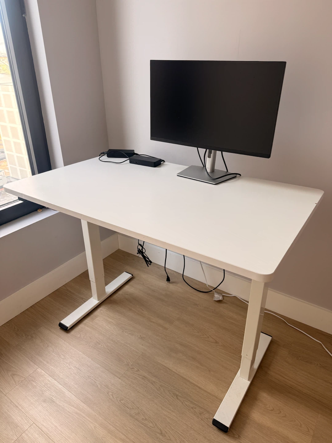 White Electric Standing Desk - photo 2