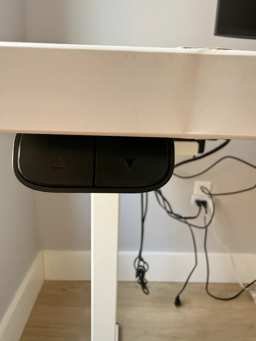 White Electric Standing Desk - photo 4