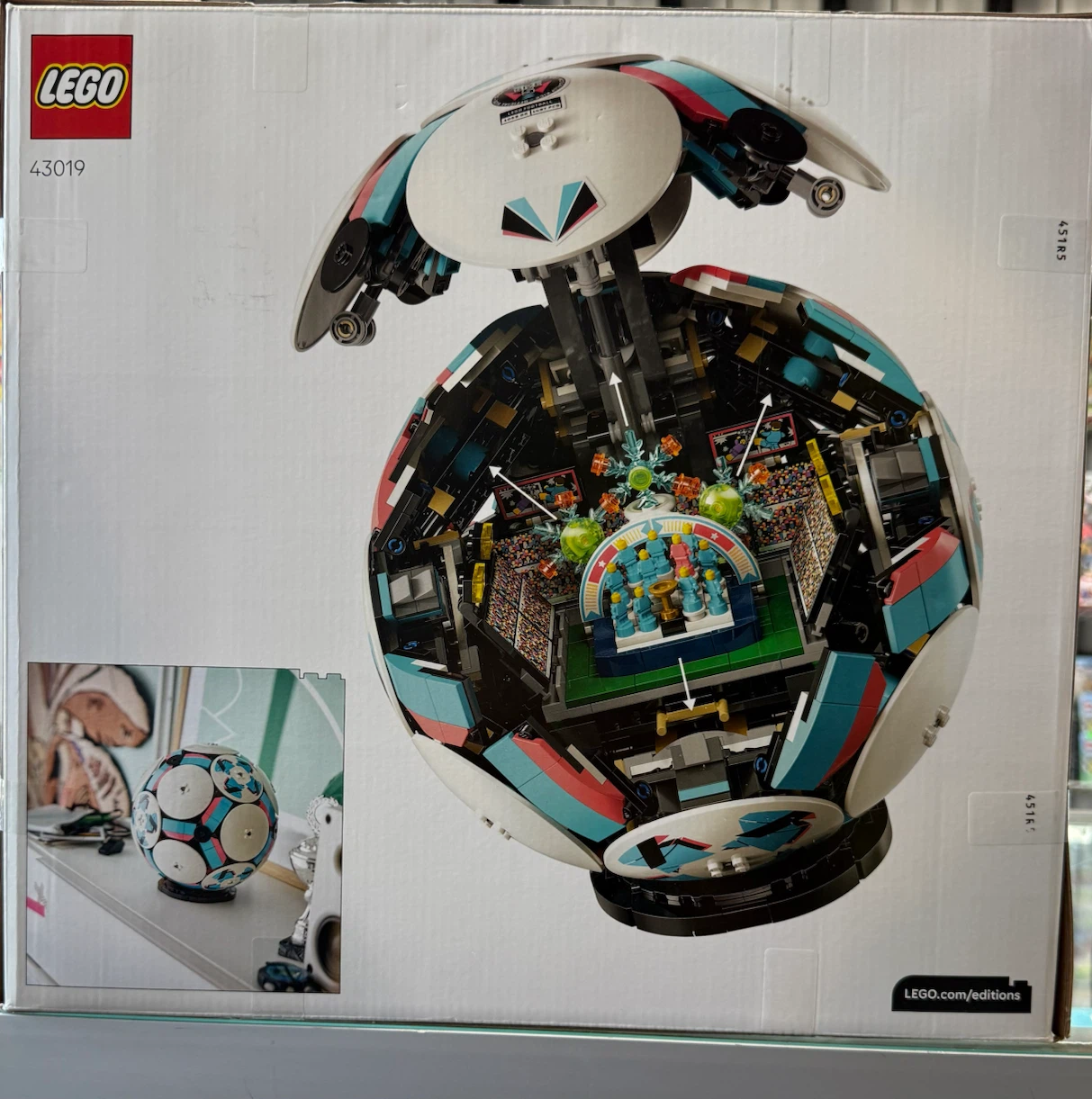 LEGO 43019 Soccer Ball Building Set - photo 2