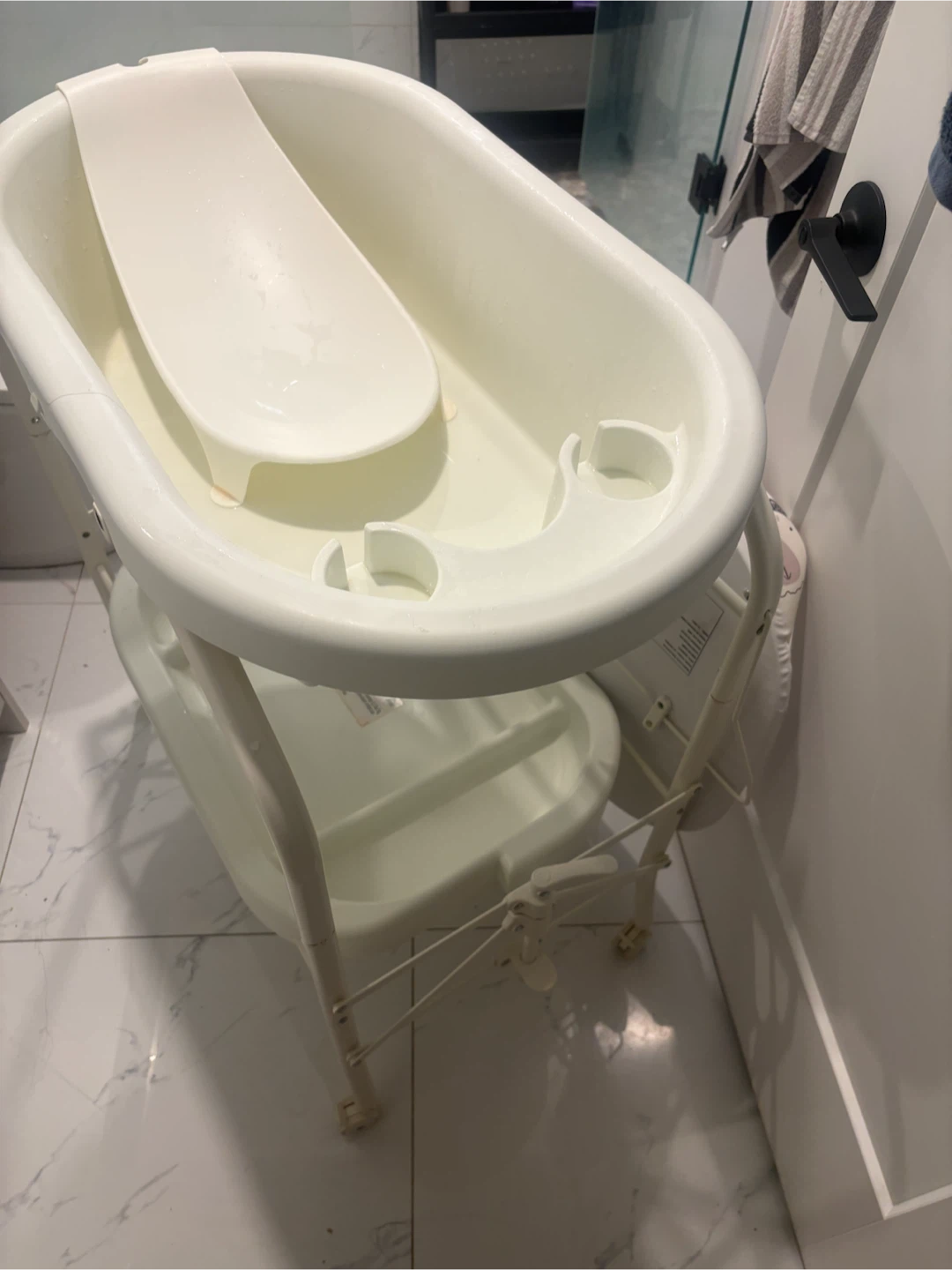 Baby Changing Table and Bath Station - photo 4
