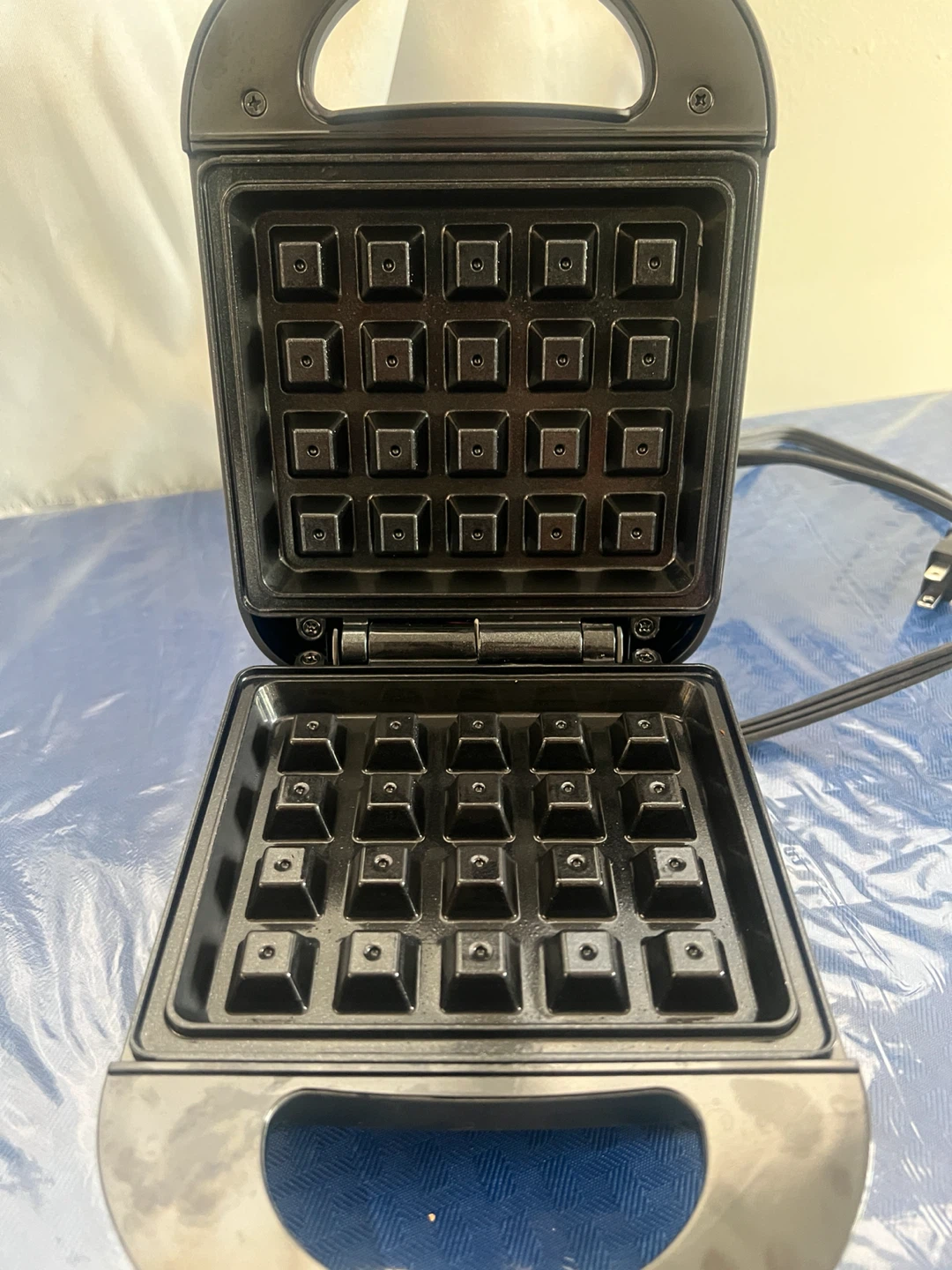 Mainstays Waffle Maker - photo 3